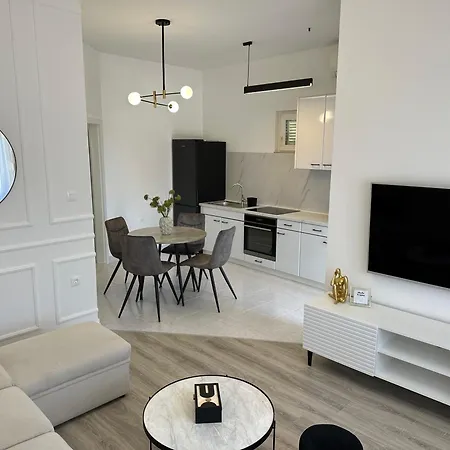 Apartment Deluxe Kate Makarska